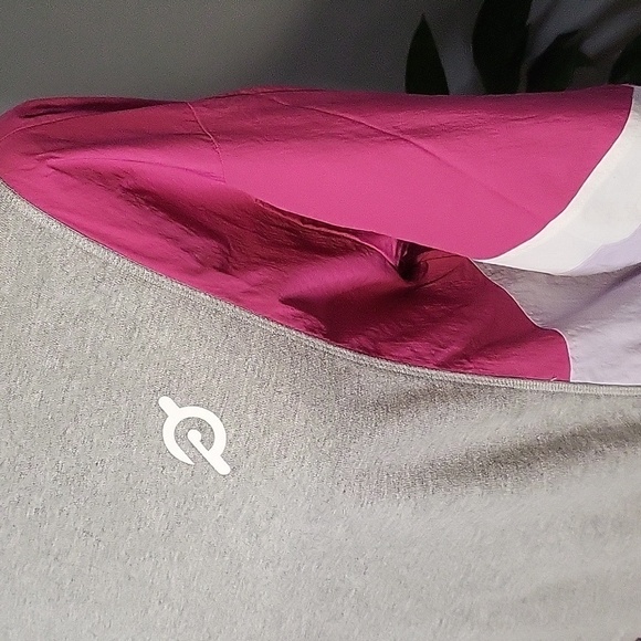 Peleton Chic Fabric Mix Gray Pink Purple Pullover Sweatshirt Windbreaker Size S - Picture 6 of 8
